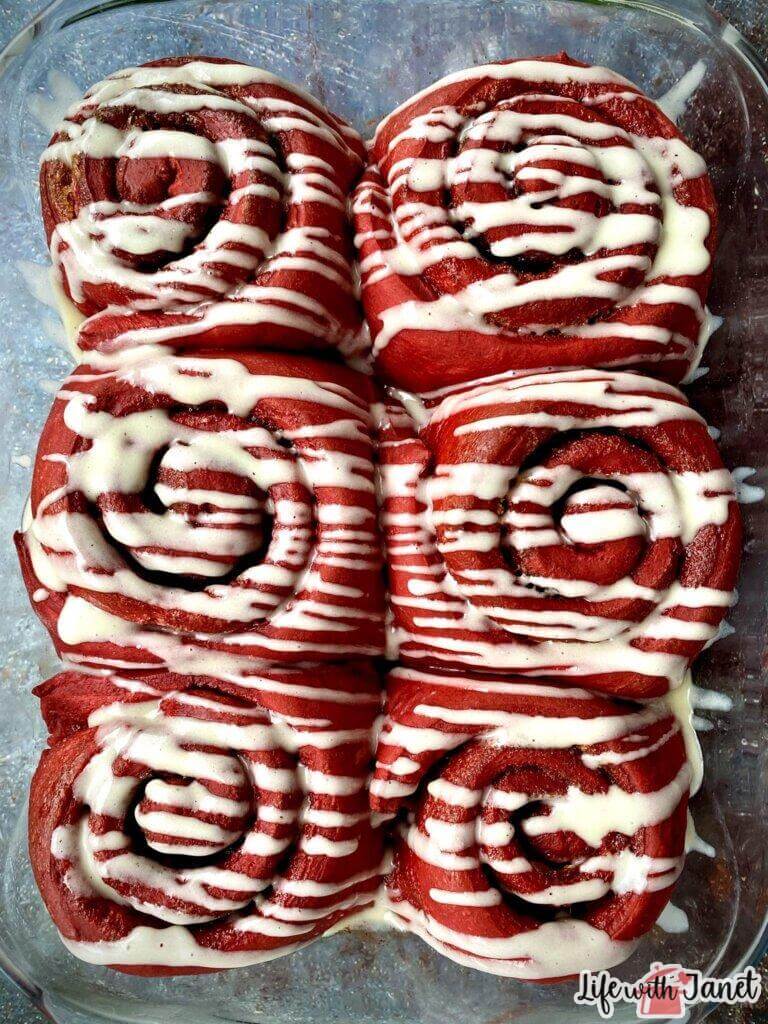 Red Velvet Cinnamon Rolls 1 768x1024